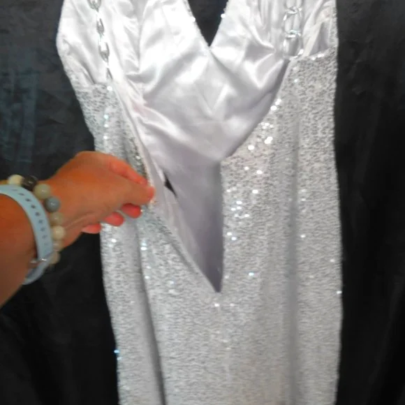PENDING SALE 🌙 NIGHTMOVES Woman's size 10 Silver sequin formal mini dress - Picture 10 of 16